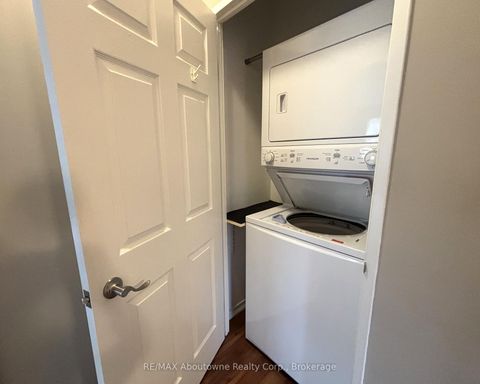 Photo 19 at 406 - 2511 Lakeshore Road W, BR Bronte, Oakville