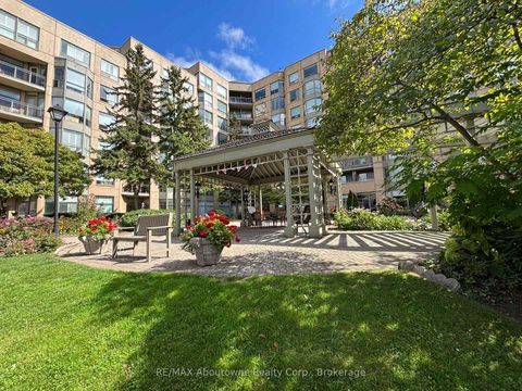 Photo 24 at 406 - 2511 Lakeshore Road W, BR Bronte, Oakville