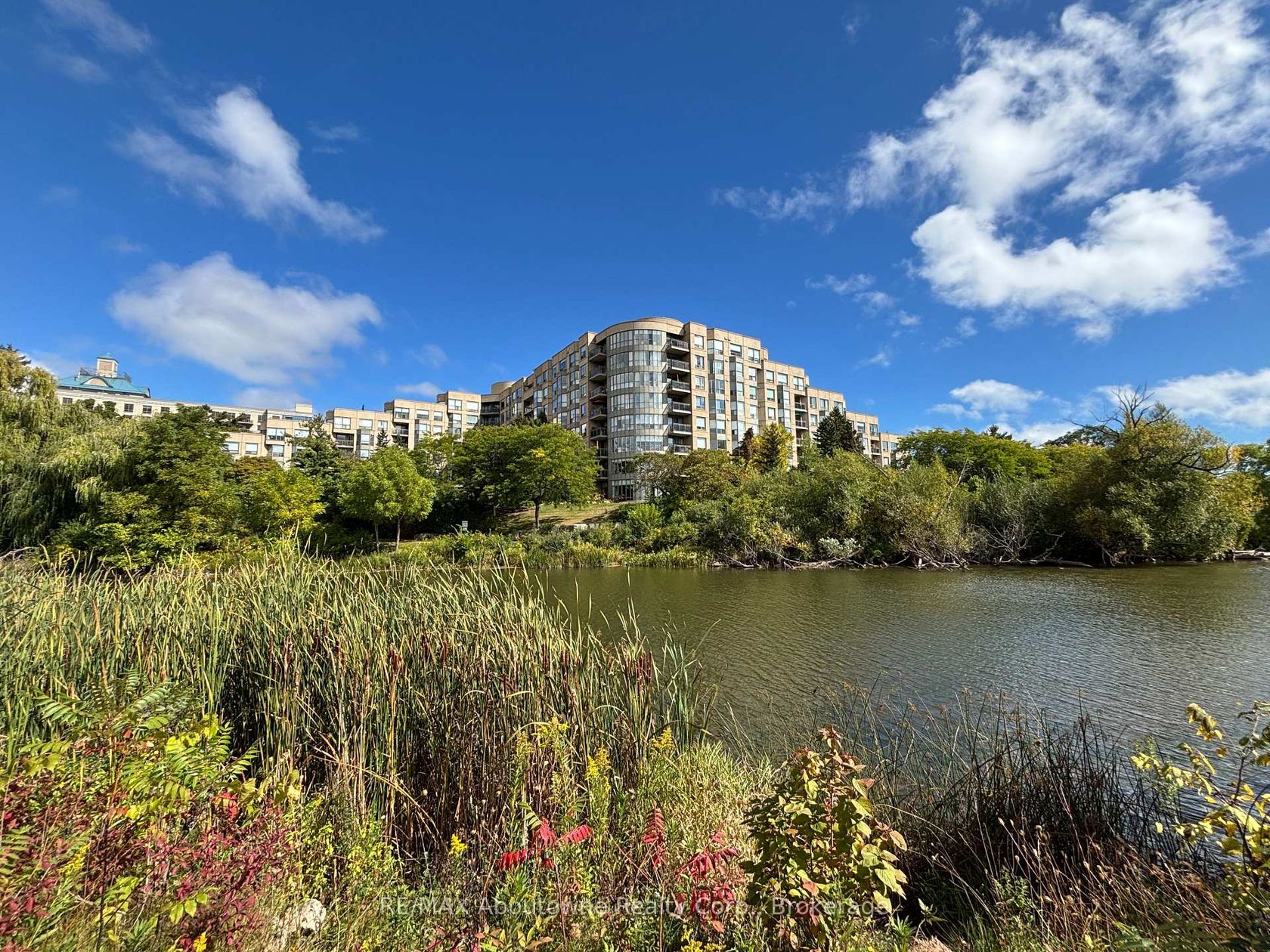 406 - 2511 Lakeshore Road W, BR Bronte, Oakville 