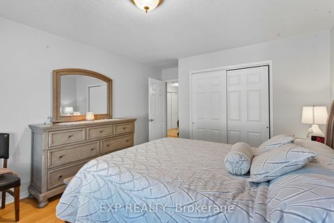 Photo 13 at 111 - 14924 Yonge Street, Aurora Highlands, Aurora