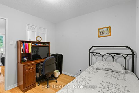 Photo 19 at 111 - 14924 Yonge Street, Aurora Highlands, Aurora