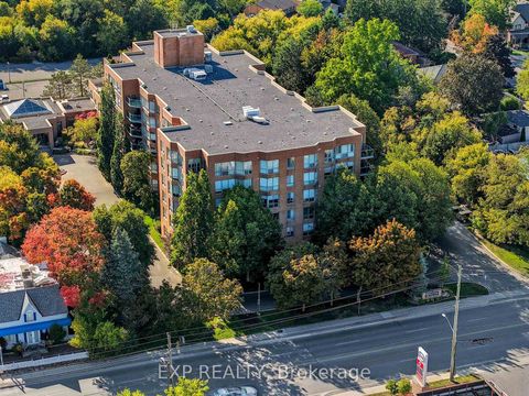 Photo 31 at 111 - 14924 Yonge Street, Aurora Highlands, Aurora