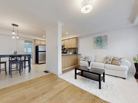 Photo 4 at 226 Canada Drive, Vellore Village, Vaughan