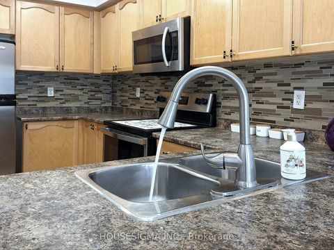 Photo 8 at 226 Canada Drive, Vellore Village, Vaughan