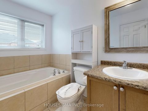 Photo 13 at 226 Canada Drive, Vellore Village, Vaughan