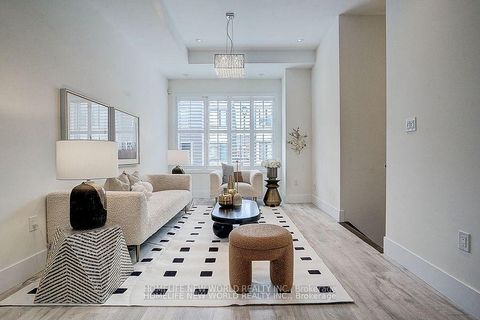 Photo 5 at 25 Sydney Circle, Vellore Village, Vaughan