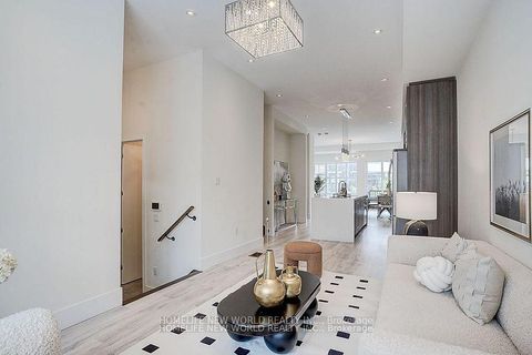 Photo 8 at 25 Sydney Circle, Vellore Village, Vaughan