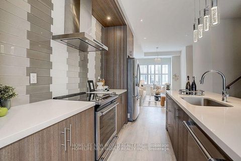 Photo 11 at 25 Sydney Circle, Vellore Village, Vaughan