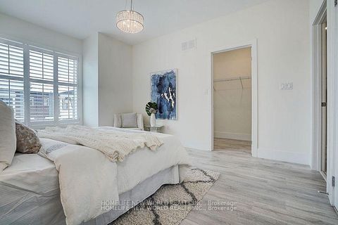 Photo 24 at 25 Sydney Circle, Vellore Village, Vaughan