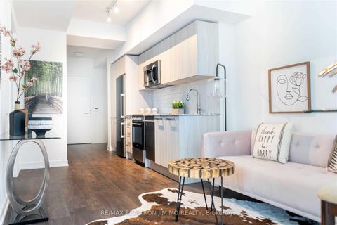 Photo 6 at 706 - 28 Wellesley Street E, Yonge Corridor, Toronto