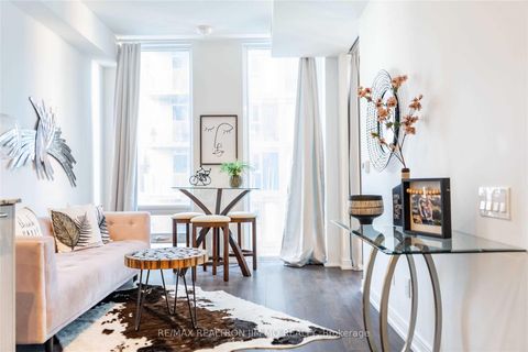 Photo 10 at 706 - 28 Wellesley Street E, Yonge Corridor, Toronto