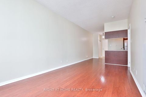 Photo 9 at 918 - 230 Queens Quay W, Waterfront Communities C1, Toronto