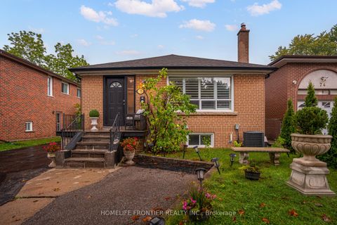 Photo 2 at 72 Newton Drive, Newtonbrook East, Toronto