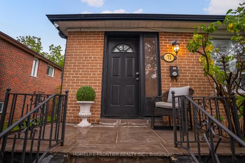 Photo 3 at 72 Newton Drive, Newtonbrook East, Toronto