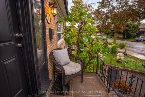 Photo 4 at 72 Newton Drive, Newtonbrook East, Toronto