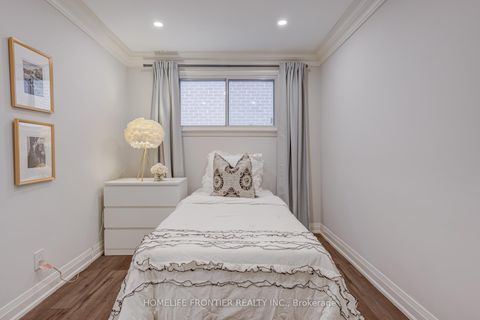 Photo 15 at 72 Newton Drive, Newtonbrook East, Toronto