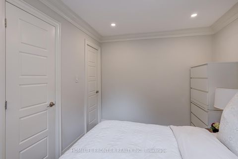 Photo 18 at 72 Newton Drive, Newtonbrook East, Toronto