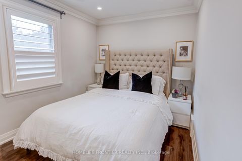 Photo 19 at 72 Newton Drive, Newtonbrook East, Toronto