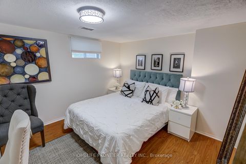 Photo 28 at 72 Newton Drive, Newtonbrook East, Toronto