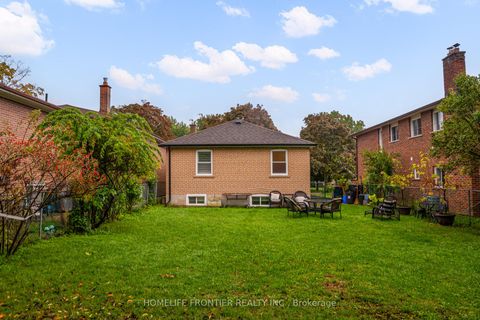 Photo 39 at 72 Newton Drive, Newtonbrook East, Toronto