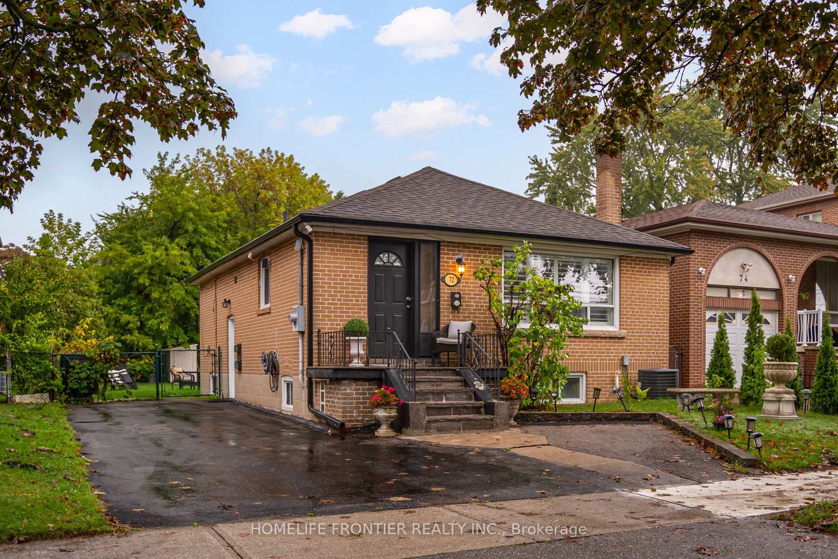 72 Newton Drive, Newtonbrook East, Toronto 