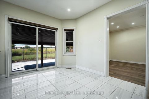 Photo 11 at 80 Venice Crescent W, Beverley Glen, Vaughan