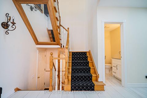 Photo 17 at 80 Venice Crescent W, Beverley Glen, Vaughan