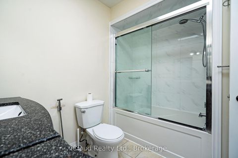 Photo 21 at 80 Venice Crescent W, Beverley Glen, Vaughan