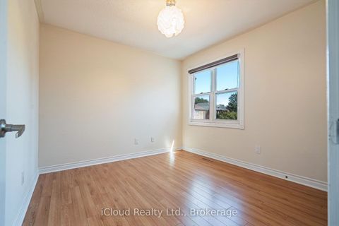 Photo 23 at 80 Venice Crescent W, Beverley Glen, Vaughan