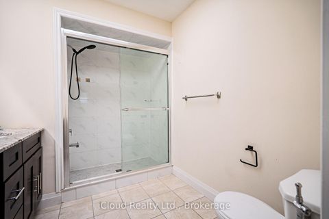 Photo 31 at 80 Venice Crescent W, Beverley Glen, Vaughan