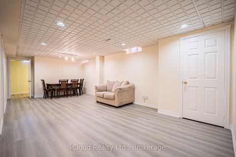 Photo 35 at 80 Venice Crescent W, Beverley Glen, Vaughan