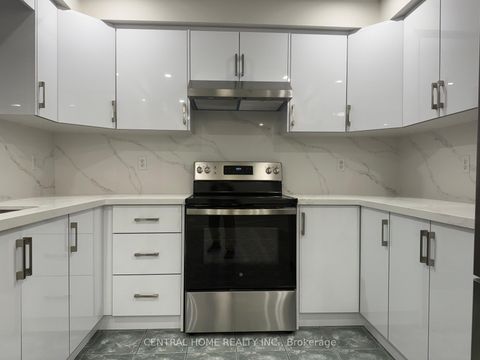 Photo 8 at 81 Bassett Avenue, Langstaff, Richmond Hill