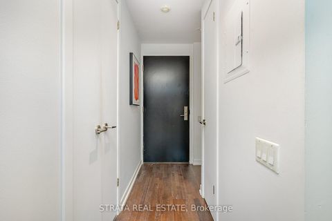 Photo 6 at 615 - 95 Bathurst Street, Bellwoods, Toronto