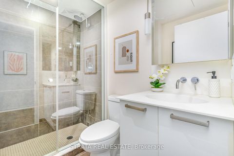 Photo 10 at 615 - 95 Bathurst Street, Bellwoods, Toronto