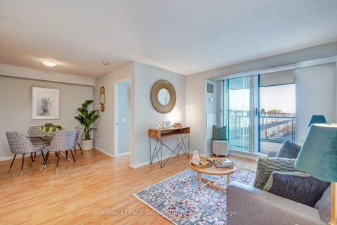 Photo 7 at 402 - 1863 Queen Street E, The Beaches, Toronto