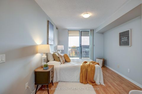 Photo 15 at 402 - 1863 Queen Street E, The Beaches, Toronto