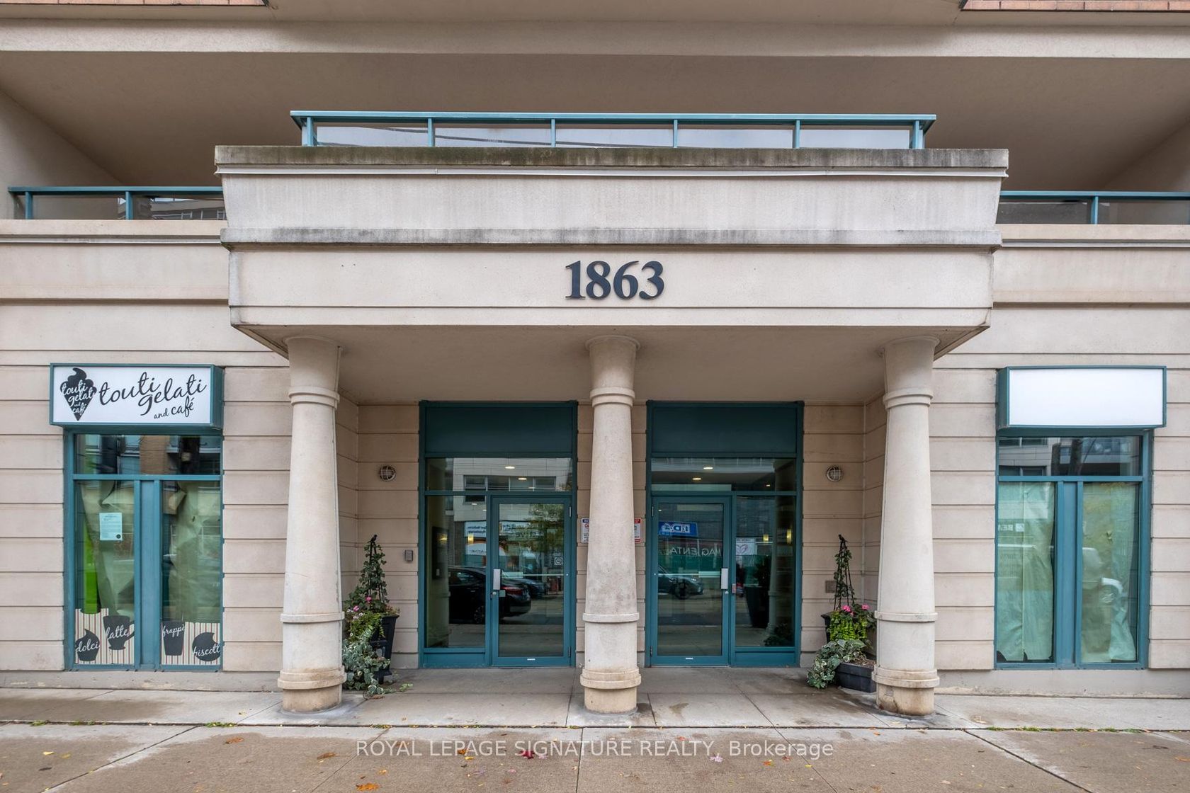 402 - 1863 Queen Street E, The Beaches, Toronto by Loree Meneguzzi Real Estate 402 - 1863 Queen Street E, The Beaches, Toronto