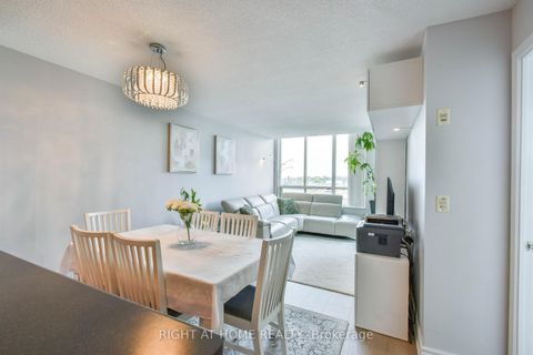 Photo 8 at 702 - 205 The Donway W, Don Mills, Toronto