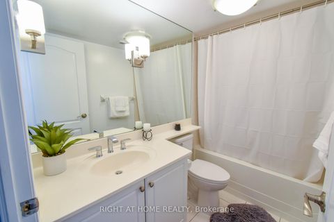 Photo 12 at 702 - 205 The Donway W, Don Mills, Toronto