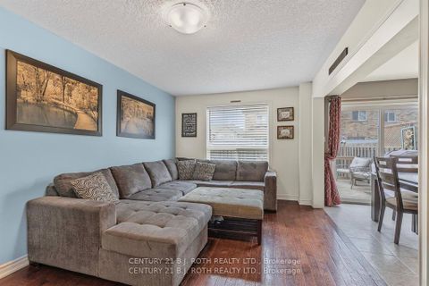 Photo 3 at 88 - 24 Southwoods Crescent, Holly, Barrie