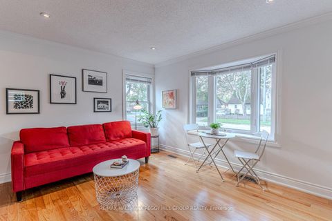 Photo 1 at 5 Newton Street, Wellington, Barrie