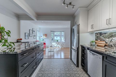 Photo 3 at 5 Newton Street, Wellington, Barrie