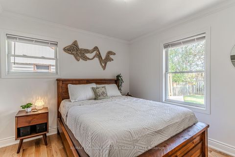 Photo 5 at 5 Newton Street, Wellington, Barrie