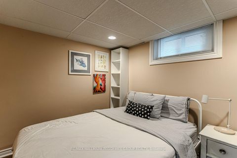 Photo 9 at 5 Newton Street, Wellington, Barrie