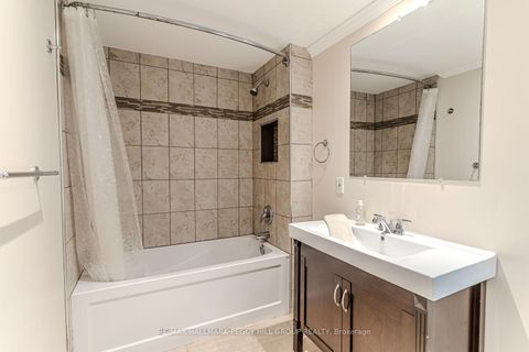 Photo 10 at 5 Newton Street, Wellington, Barrie