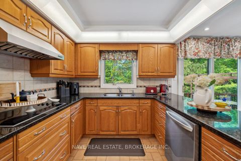 Photo 11 at 59 Sanderson Crescent, North Richvale, Richmond Hill