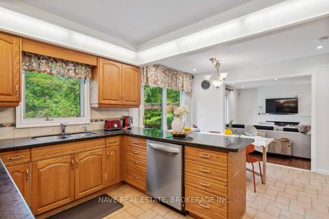 Photo 12 at 59 Sanderson Crescent, North Richvale, Richmond Hill