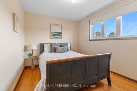 Photo 17 at 180 Benjamin Boake Trail, York University Heights, Toronto