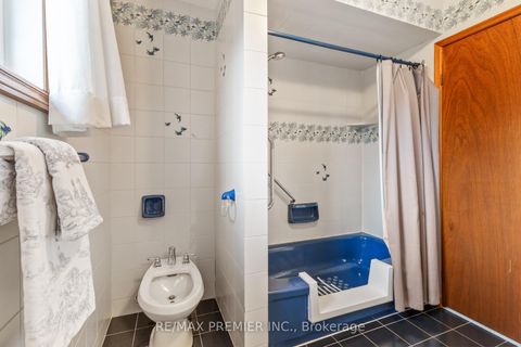 Photo 28 at 180 Benjamin Boake Trail, York University Heights, Toronto