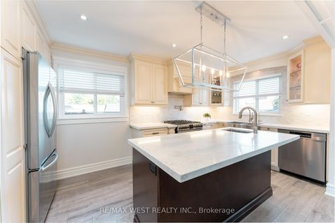 Photo 8 at 70 Wheatsheaf Crescent, Black Creek, Toronto